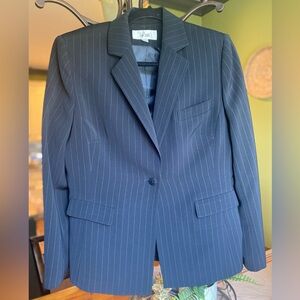 EUC LeSuit Black & White Pinstripe Blazer